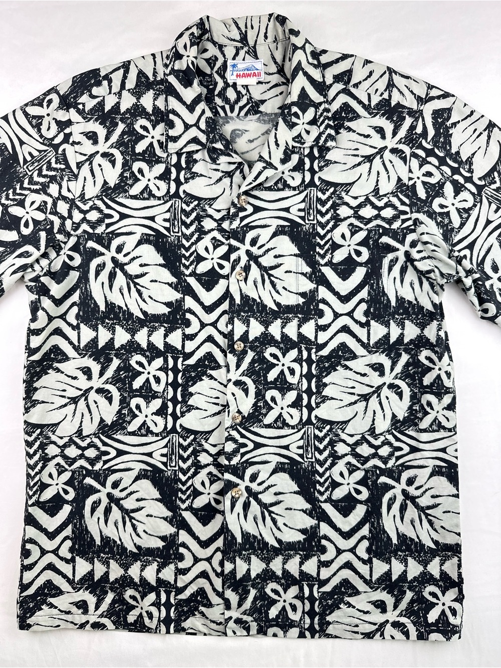 Vintage Hawaii Shirt Black White Monstera Leaf Tribal Vacation Summer Resort M